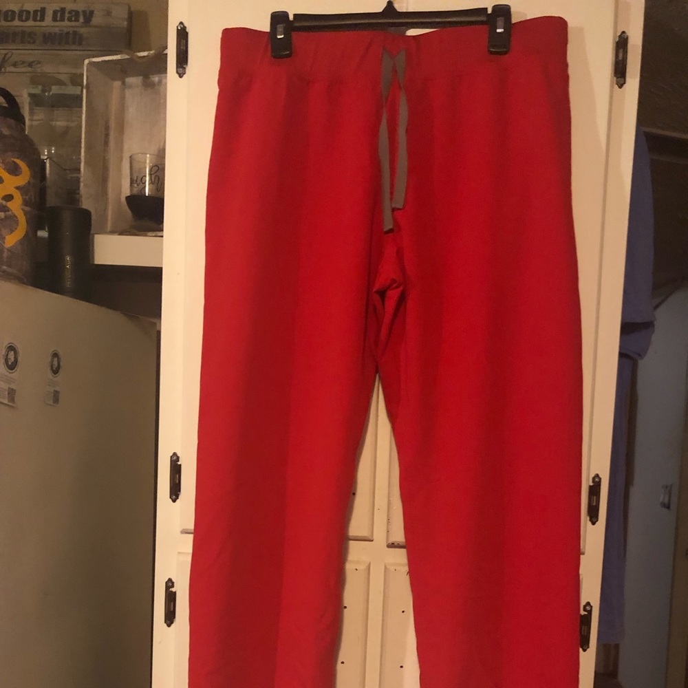 Figs pop red livingston